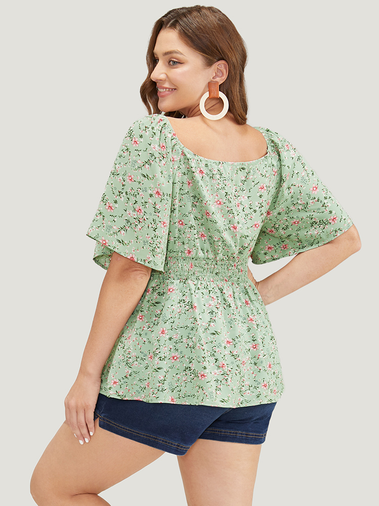 

Plus Size SpringGreen Ditsy Floral Shirred Flutter Sleeve Blouse Women Elegant Short sleeve Square Neck Dailywear Blouses BloomChic