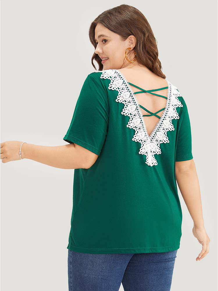 

Plus Size Solid Contrast Lace Crisscross Back T-shirt DarkGreen Women Elegant Lace Plain Round Neck Dailywear T-shirts BloomChic