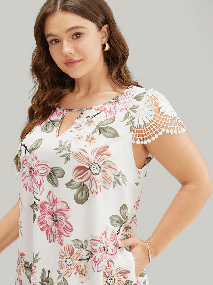 

Plus Size Floral Pocket Keyhole Lace Cap Sleeve Flutter Dress Multicolor Women Elegant Printed Keyhole Cut-Out Cap Sleeve Curvy Knee Dress BloomChic