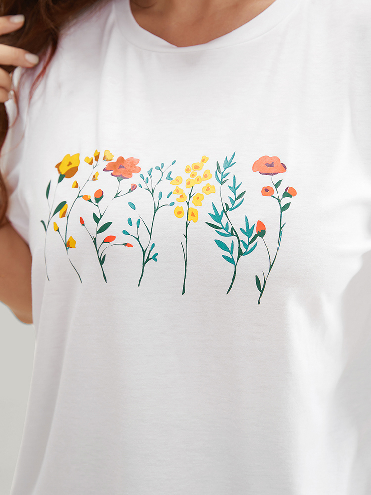 

Plus Size Floral & Plant Printed Round Neck Graphic Tee WhiteSmoke Women Casual Printed Natural Flowers Dailywear T-shirts BloomChic