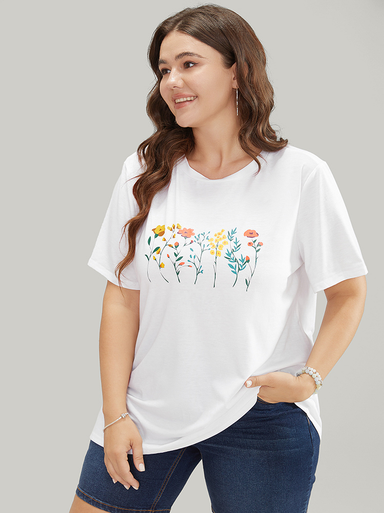 Plus Size Floral & Plant Printed Round Neck Graphic Tee WhiteSmoke Women Casual Printed Natural Flowers Dailywear T-shirts BloomChic 28/5X 