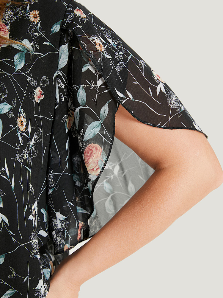 Plus Size Women Dailywear Floral Regular Sleeve Short sleeve Round Neck Elegant Blouses BloomChic 