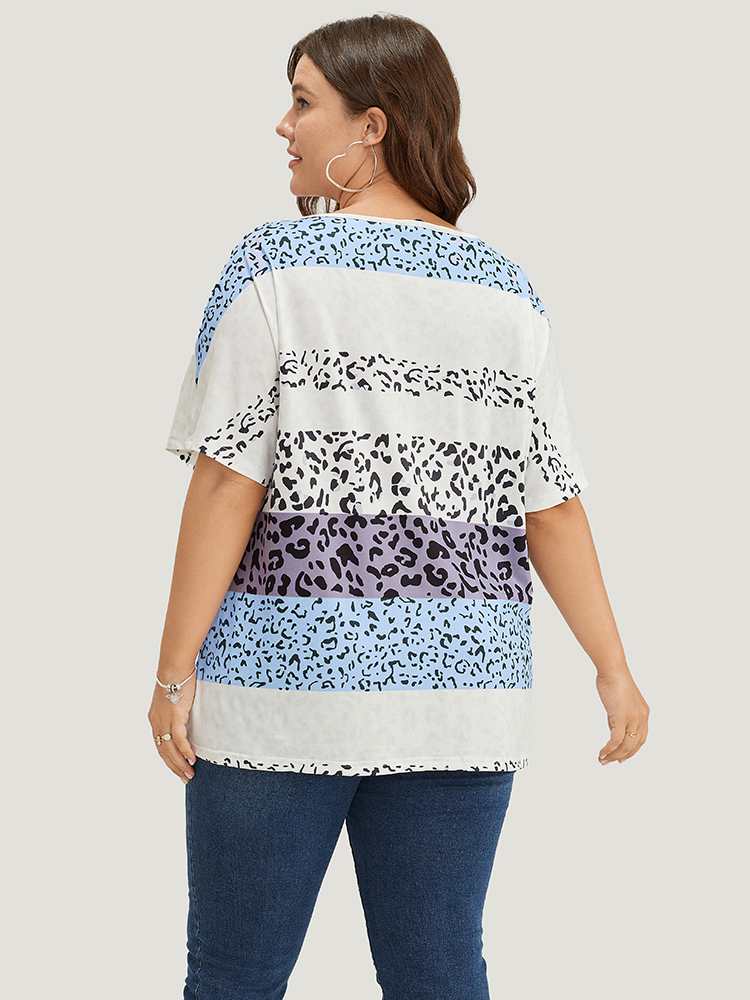 

Plus Size Leopard Print Colorblock Dolman Sleeve T-shirt LightBlue Women Casual Contrast Leopard V-neck Everyday T-shirts BloomChic