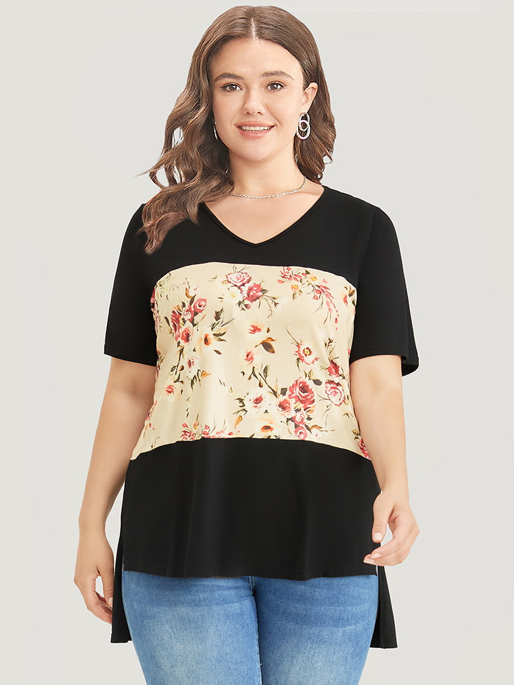 Plus Size Women Dailywear Floral Regular Sleeve Short sleeve V-neck Elegant T-shirts BloomChic 