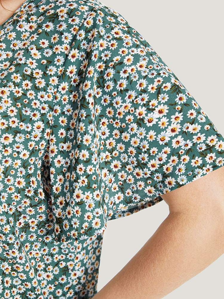 Plus Size Women Dailywear Ditsy Floral Ruffle Sleeve Short sleeve V-neck Elegant Blouses BloomChic 