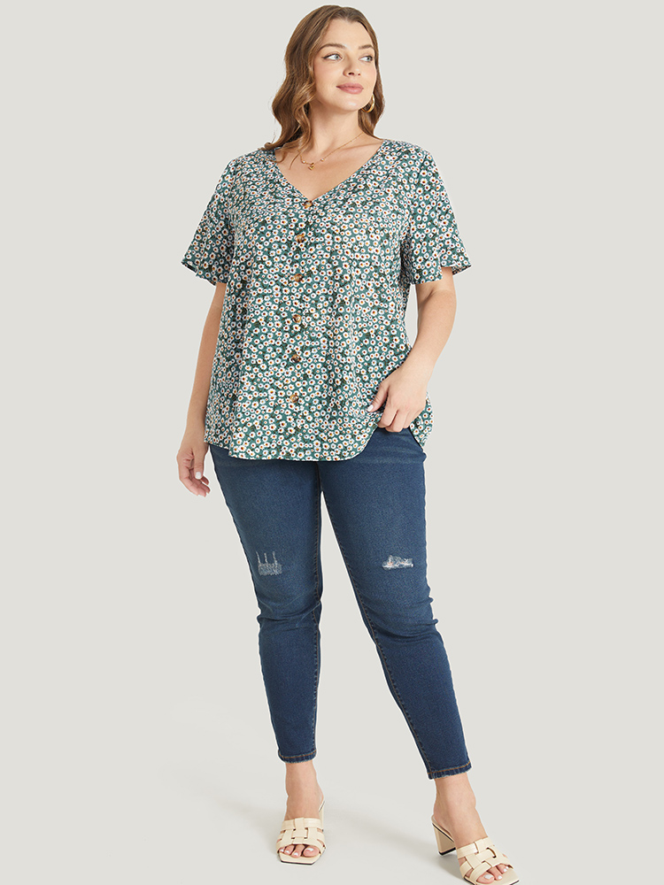 Plus Size Women Dailywear Ditsy Floral Ruffle Sleeve Short sleeve V-neck Elegant Blouses BloomChic 