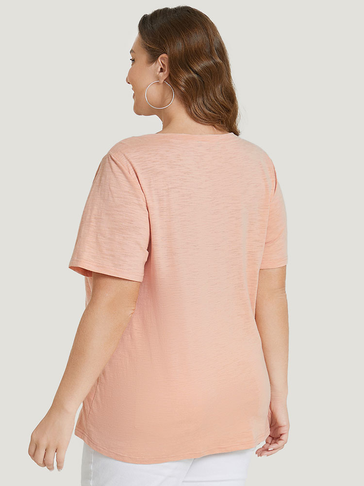 Plus Size Women Dailywear Natural Flowers Regular Sleeve Short sleeve Round Neck Elegant T-shirts BloomChic 