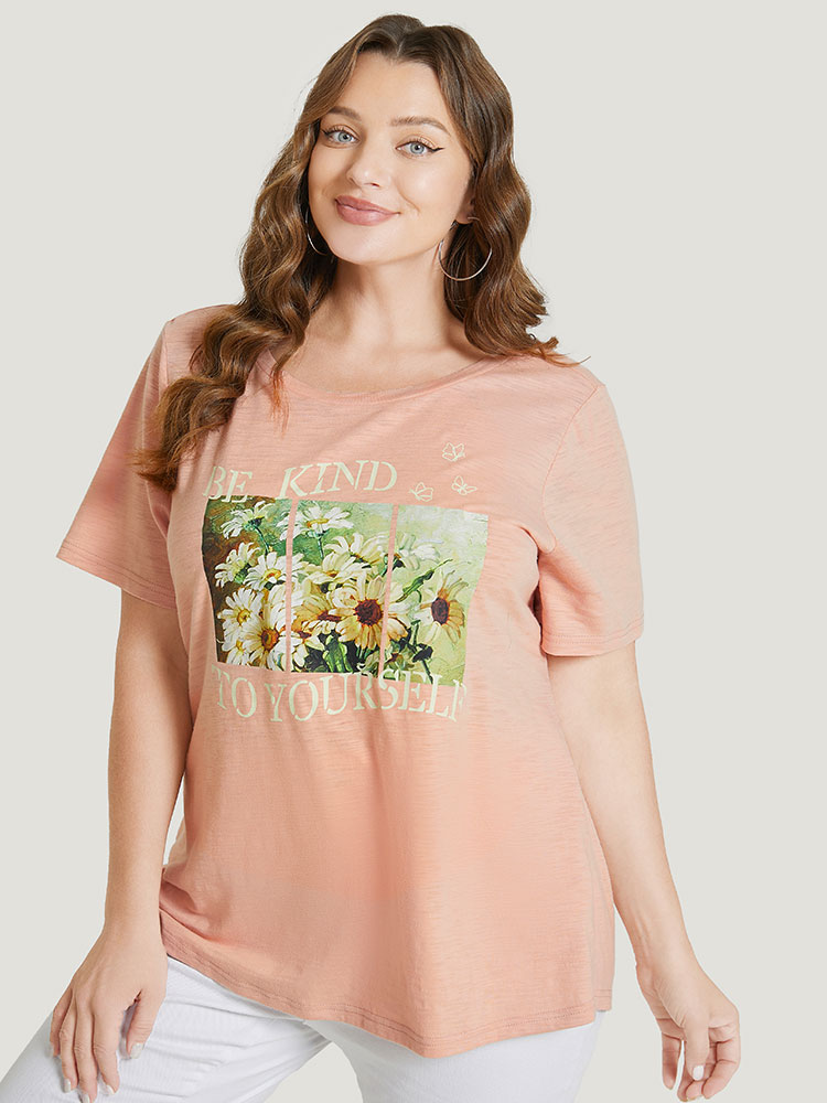 Plus Size Women Dailywear Natural Flowers Regular Sleeve Short sleeve Round Neck Elegant T-shirts BloomChic 