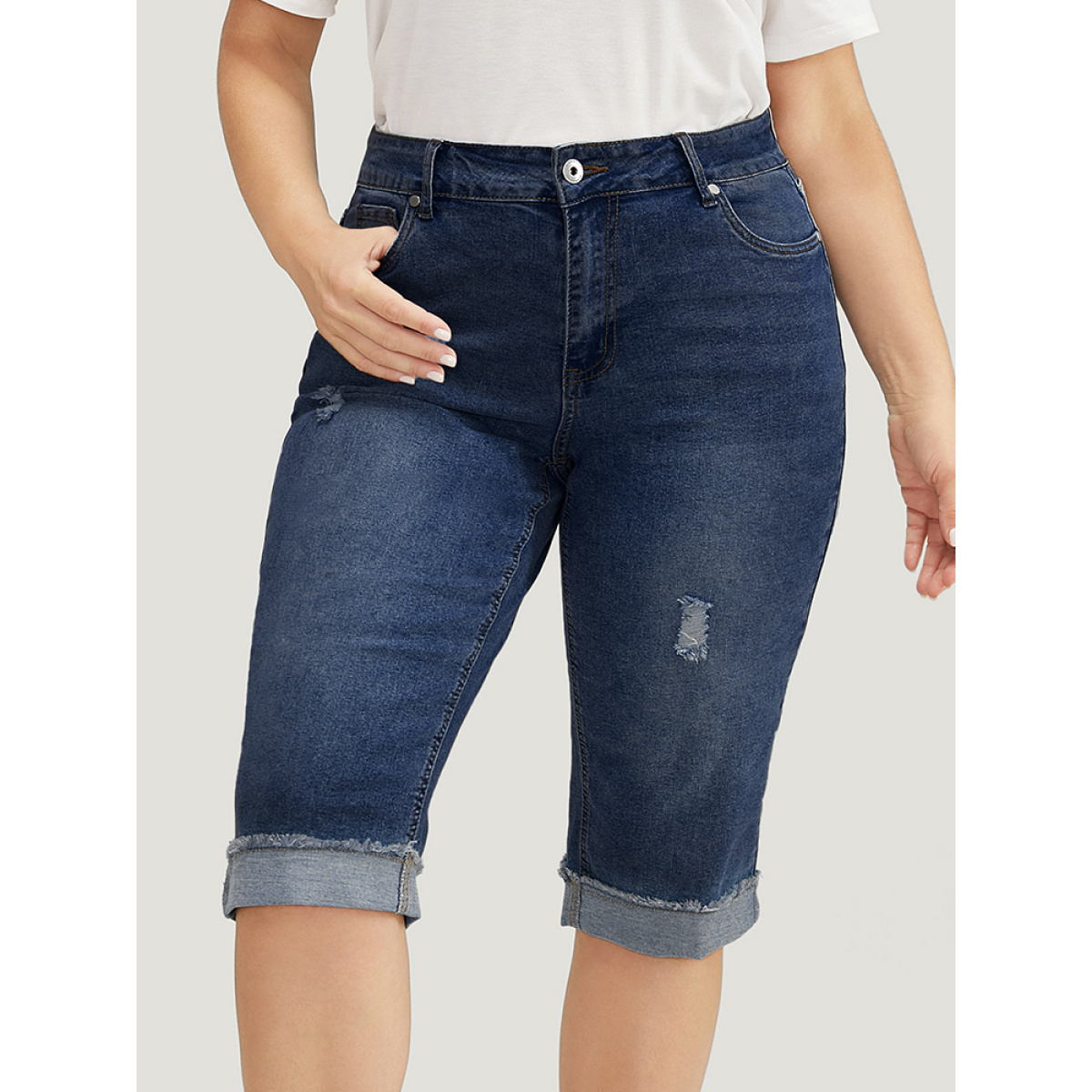 

Plus Size Moderately Stretchy Roll Hem Ripped Knee Denim Shorts Women DarkBlue Casual Plain Medium stretch Slanted pocket Jeans BloomChic