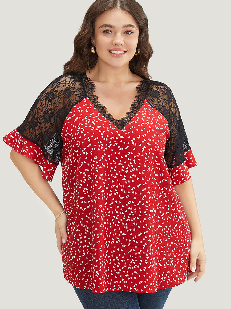 Plus Size Women Dailywear Heart Print Contrast Raglan sleeve Half Sleeve V-neck Elegant Blouses BloomChic 