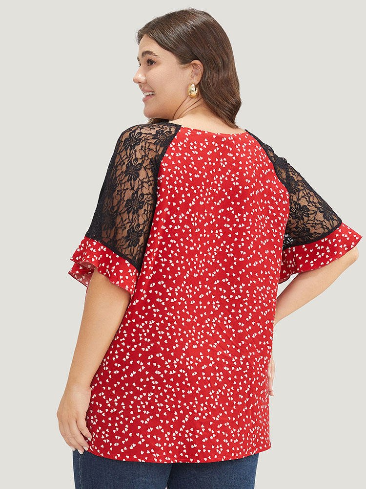 Plus Size Women Dailywear Heart Print Contrast Raglan sleeve Half Sleeve V-neck Elegant Blouses BloomChic 