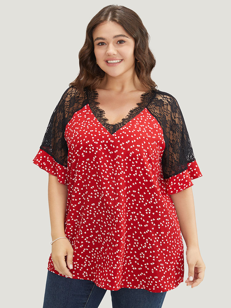 Plus Size Women Dailywear Heart Print Contrast Raglan sleeve Half Sleeve V-neck Elegant Blouses BloomChic 