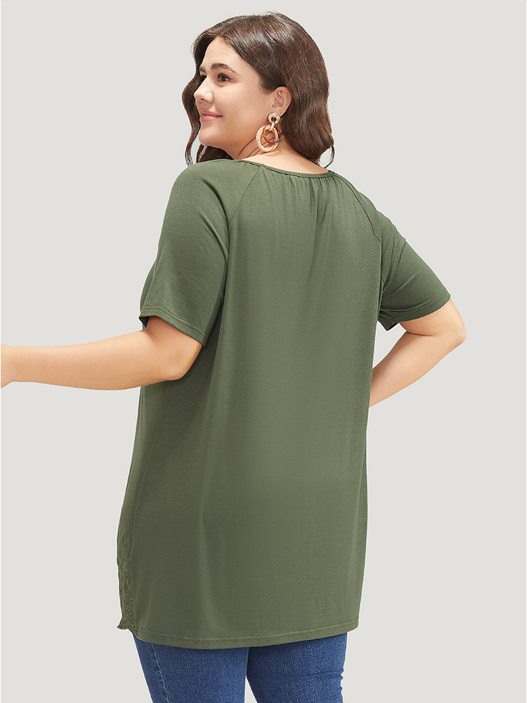 

Plus Size Plain Broderie Anglaise Raglan Sleeve Scalloped Front T-shirt ArmyGreen Women Elegant Broderie anglaise Plain Round Neck Loose Dailywear T-shirts BloomChic