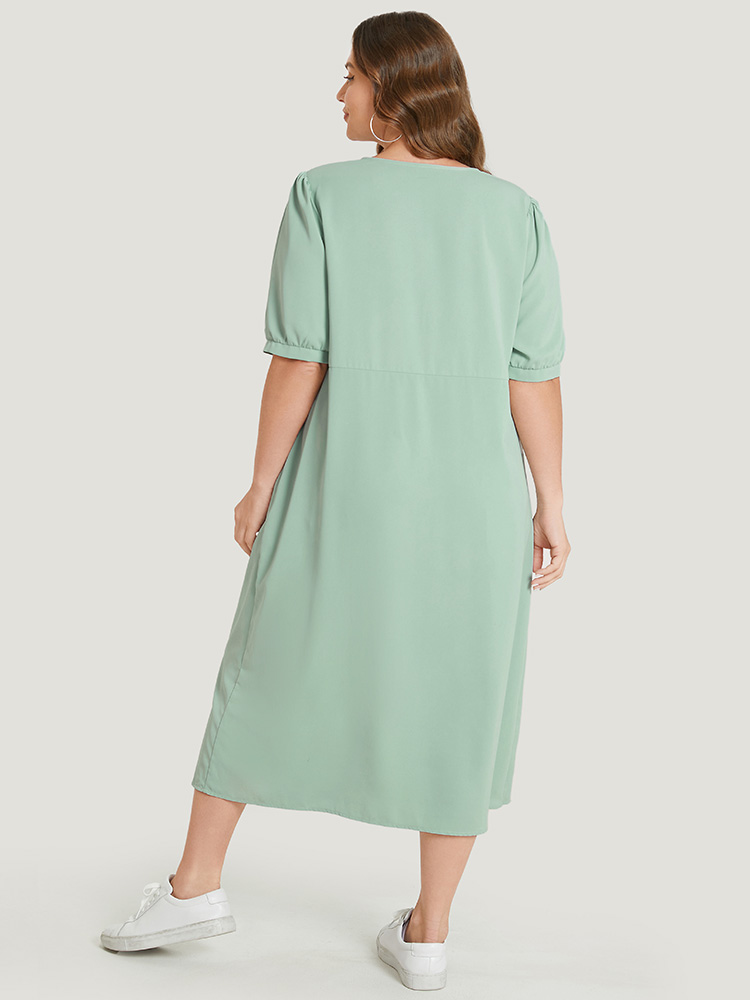 

Plus Size Plain Knotted V Neck Puff Sleeve Button Up Dress Mint Women Casual Knotted V-neck Short sleeve Curvy Midi Dress BloomChic