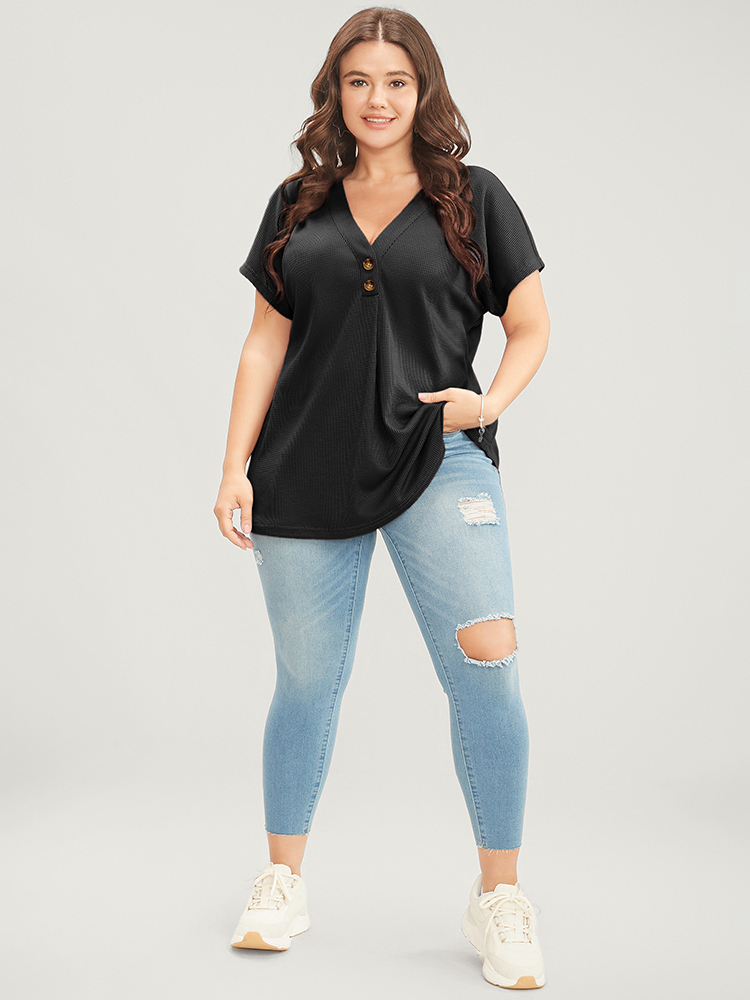 

Plus Size Solid Dolman Sleeve Button Detail Waffle Knit T-shirt Black Women Casual Button Plain V-neck Dailywear T-shirts BloomChic