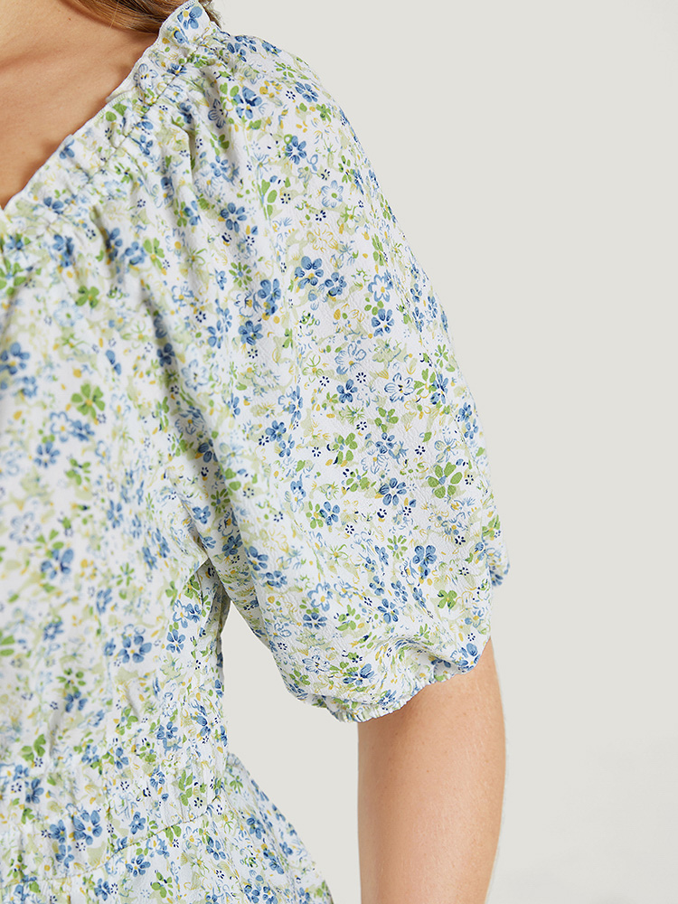 Plus Size Multicolor Ditsy Floral Puff Sleeve Frill Trim Elastic Waist Blouse Women Elegant Short sleeve Square Neck Dailywear Blouses BloomChic 18-20/2X 