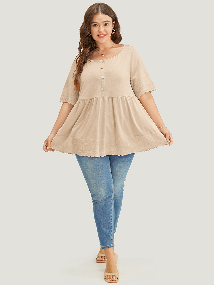 

Plus Size Solid Button Up Lace Scalloped Trim T-shirt Champagne Women Elegant Plain Round Neck Dailywear T-shirts BloomChic