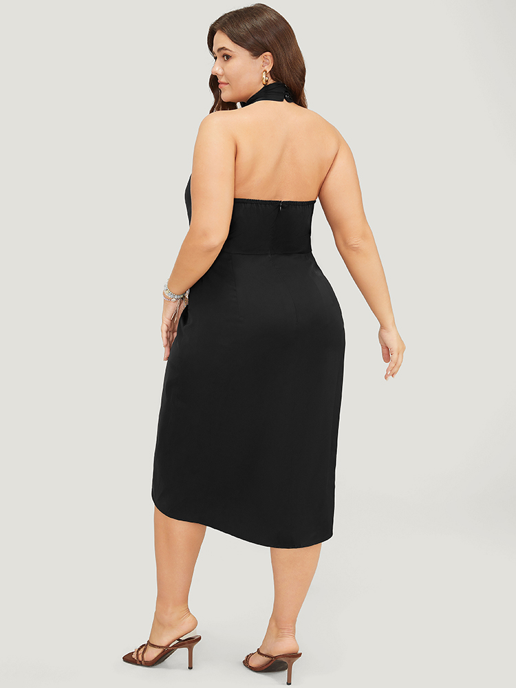 

Plus Size Solid Backless Crossover Halter Pocket Pleated Asymmetrical Hem Dress Black Women Plain Halter neck Sleeveless Curvy Knee Dress BloomChic