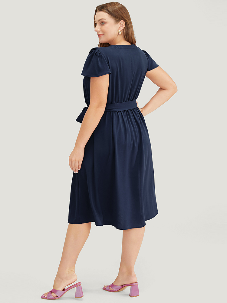 

Plus Size Plain Notched Shirred Frill Trim Pocket Belted Dress DarkBlue Women Office Gathered Notched collar Short sleeve Curvy Midi Dress BloomChic