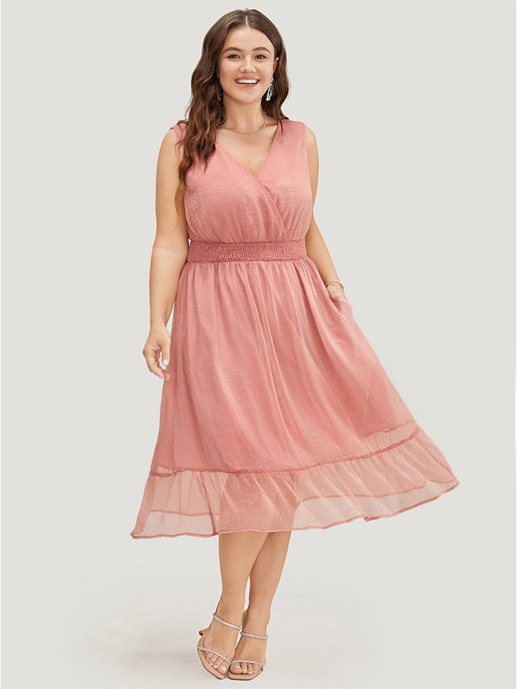 

Plus Size Solid Pocket Ruffle Hem Wrap Shirred Tank Dress Pink Women Party Wrap V-neck Sleeveless Curvy Midi Dress BloomChic