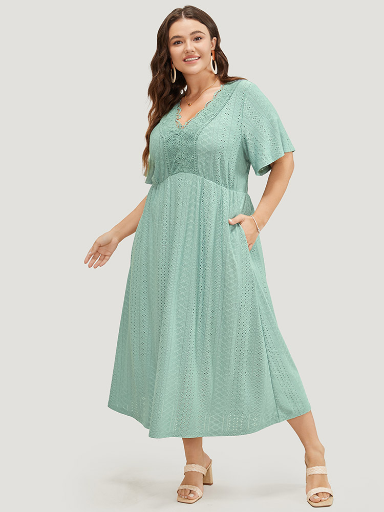 

Plus Size Solid Ruffle Sleeve Pocket Contrast Lace Broderie Anglaise Dress Mint Women Elegant Lined V-neck Short sleeve Curvy Midi Dress BloomChic