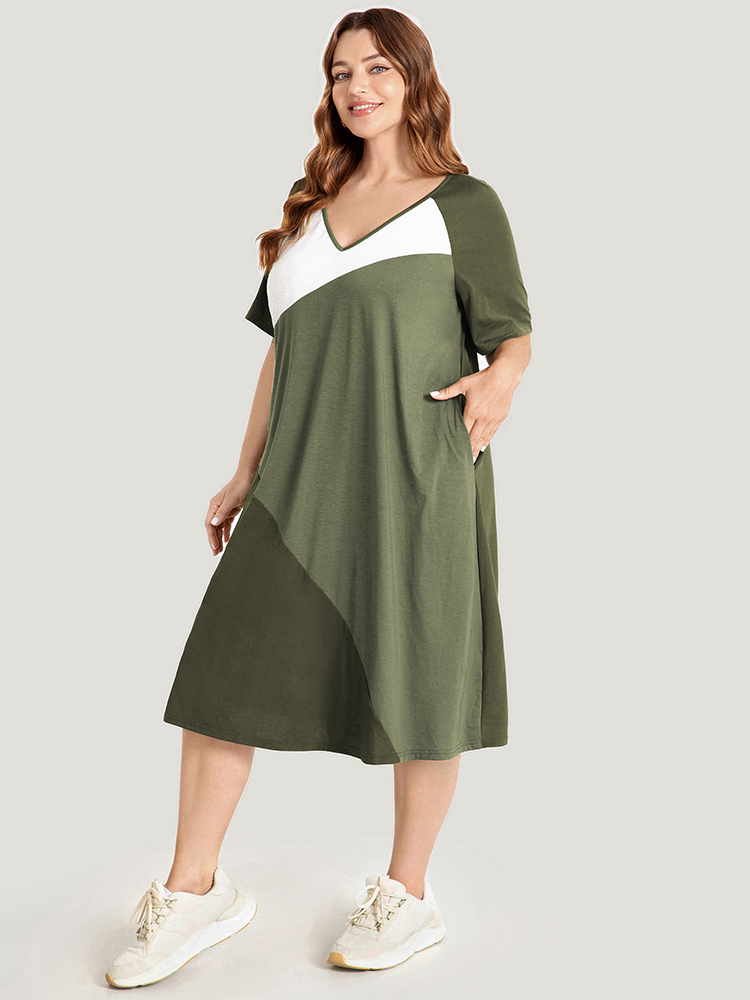 Plus Size Women Dailywear Colorblock Contrast Raglan sleeve Short sleeve V-neck Pocket Casual Dresses BloomChic 