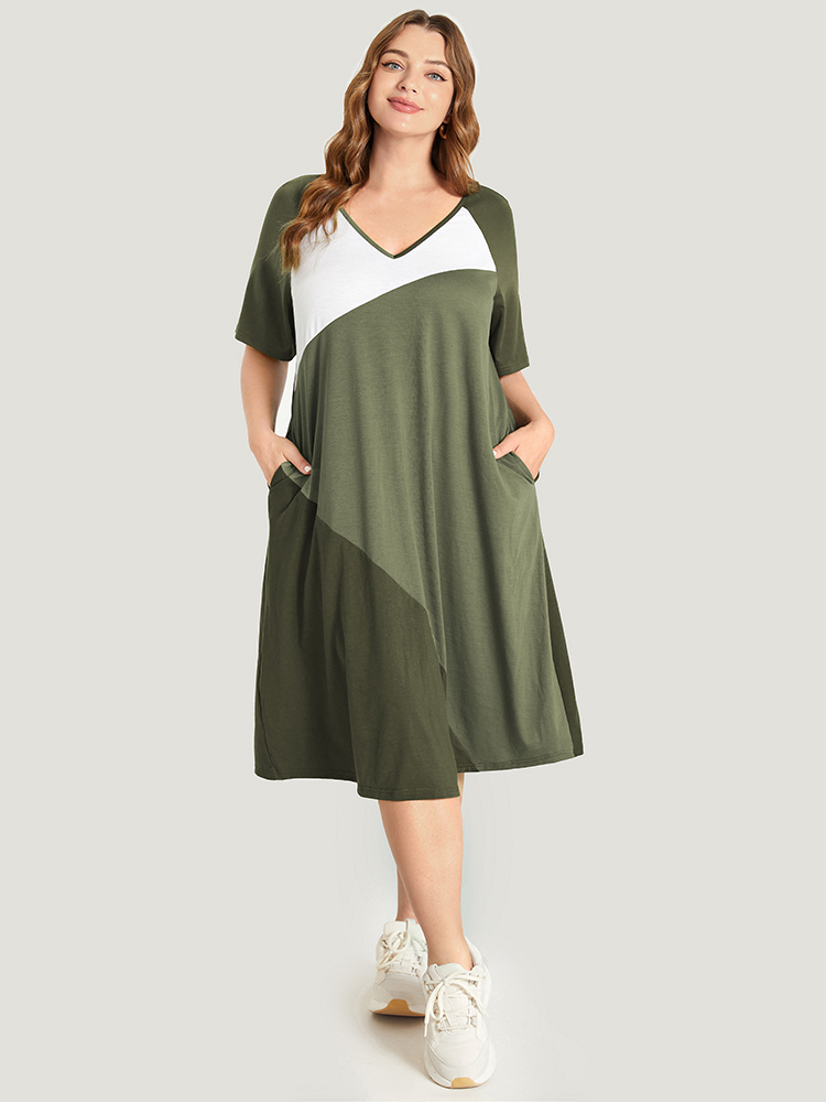 Plus Size Women Dailywear Colorblock Contrast Raglan sleeve Short sleeve V-neck Pocket Casual Dresses BloomChic 