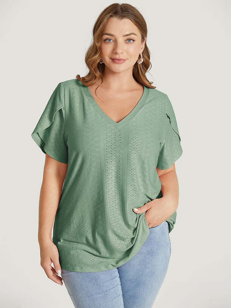 

Plus Size Solid Broderie Anglaise Split Sleeve T-shirt Mint Women Elegant Slit Plain V-neck Dailywear T-shirts BloomChic