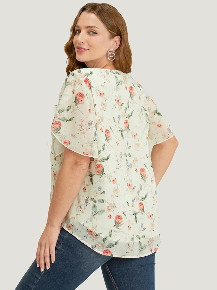 Plus Size Women Dailywear Floral Regular Sleeve Short sleeve Round Neck Elegant Blouses BloomChic 