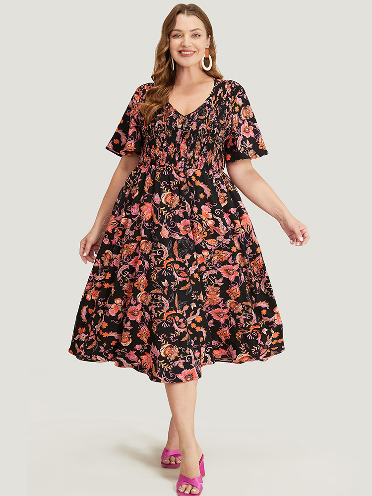 

Plus Size Bandana Print Pocket Shirred V Neck Ruffle Hem Dress Black Women Vacation Pocket V-neck Short sleeve Curvy Midi Dress BloomChic