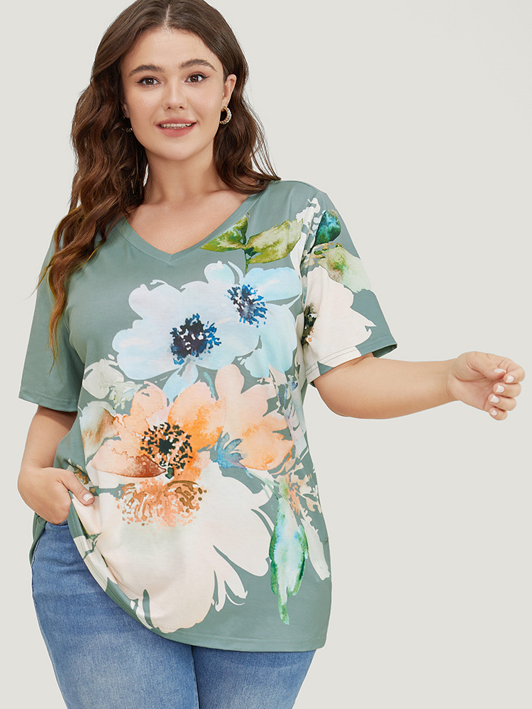 

Plus Size Floral Print Short Sleeve V Neck T-shirt Sage Women Elegant Floral V-neck Dailywear T-shirts BloomChic