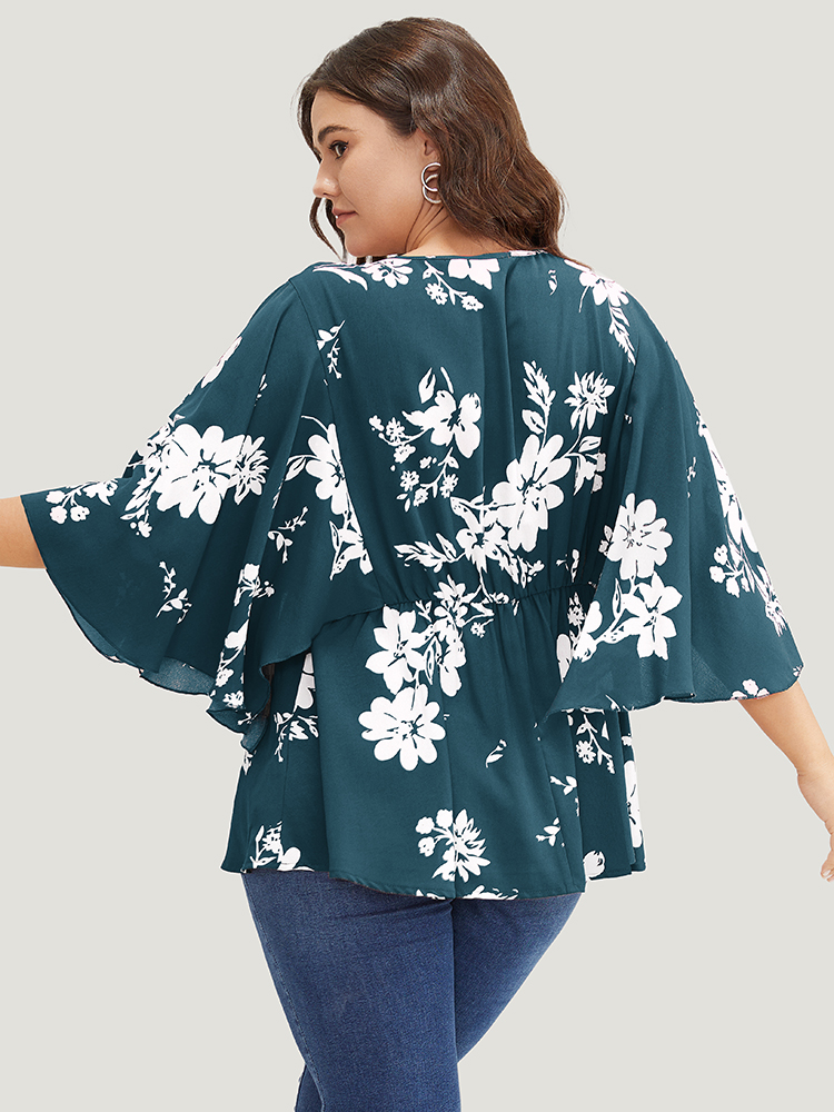 

Plus Size Cyan Floral Printed Plicated Detail Flutter Sleeve Blouse Women Elegant Short sleeve V-neck Dailywear Blouses BloomChic