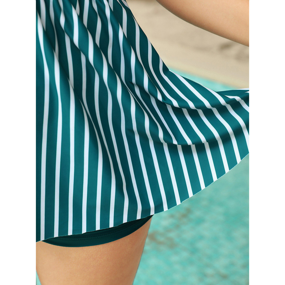 

Plus Size Striped Print Flutter Hem Crisscross Wrap Tankini Top Women's Swimwear Teal Vacation Adjustable Straps High stretch Bodycon V-neck Curve Swim Tops BloomChic