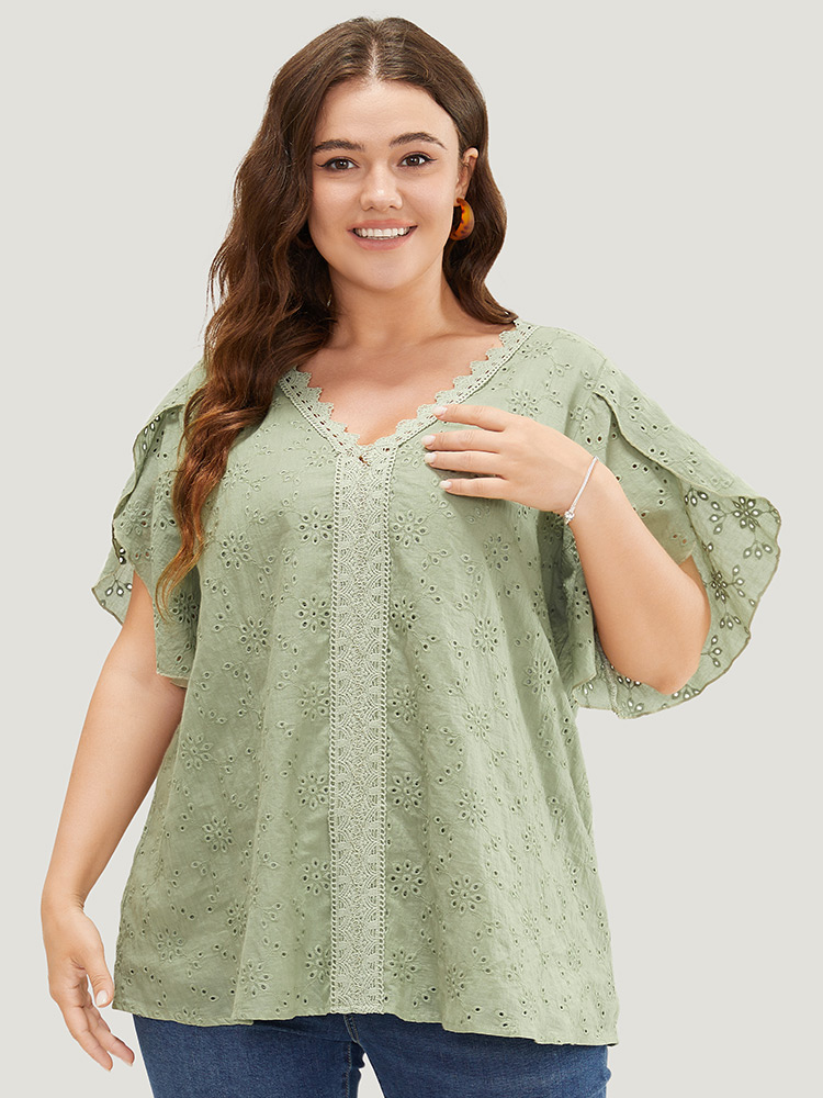 Plus Size Women Dailywear Plain Patchwork Regular Sleeve Short sleeve V-neck Elegant Blouses BloomChic 