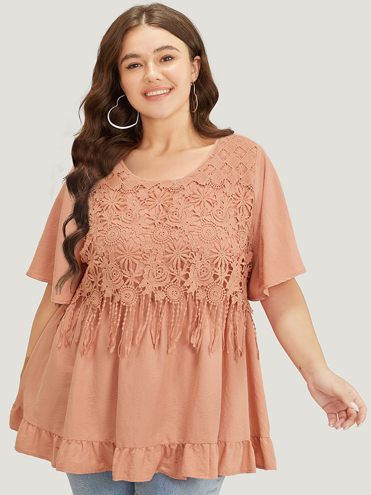 

Plus Size Coral Solid Contrast Lace Fringe Trim Flutter Hem Blouse Women Vacation Short sleeve Round Neck Dailywear Blouses BloomChic