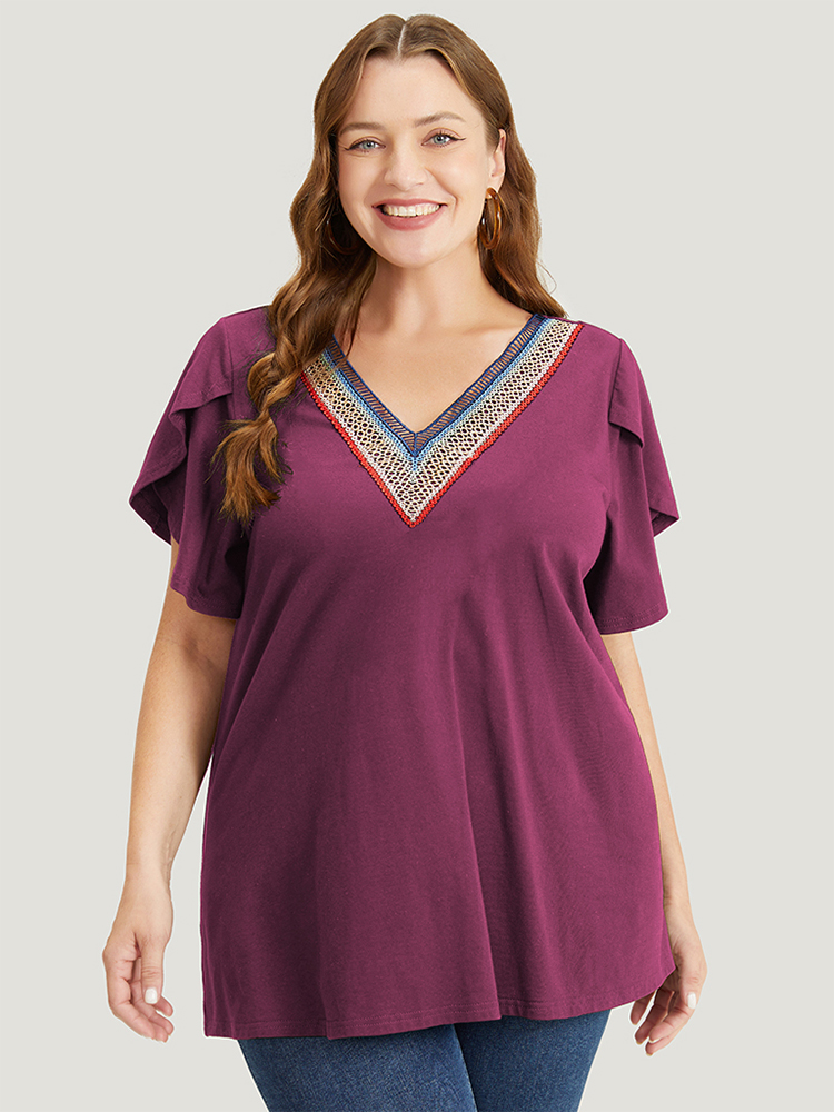 

Plus Size Plain Guipure Lace Petal Sleeve T-shirt Purple Women Elegant Lace Plain V-neck Dailywear T-shirts BloomChic
