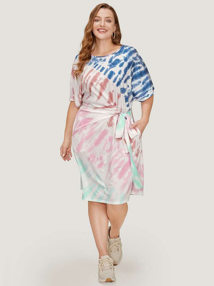 

Plus Size Tie Dye Dolman Sleeve Pocket Knot Side Dress Multicolor Women Casual Knotted Round Neck Short sleeve Curvy Midi Dress BloomChic