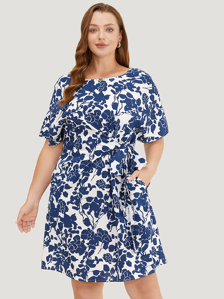 

Plus Size Floral Print Batwing Sleeve Pocket Knot Side Dress Blue Women Elegant Knotted Round Neck Half Sleeve Curvy Short Dress BloomChic