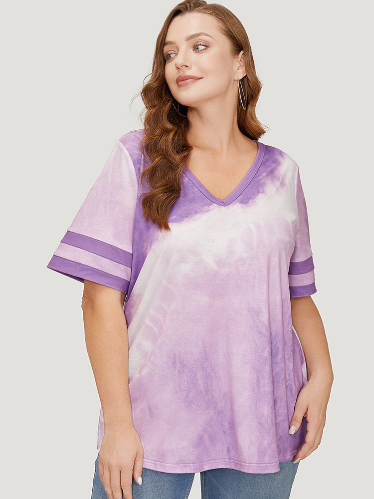

Plus Size Tie Dye V Neck Contrast Trim T-shirt Lilac Women Casual Contrast Tie Dye V-neck Dailywear T-shirts BloomChic