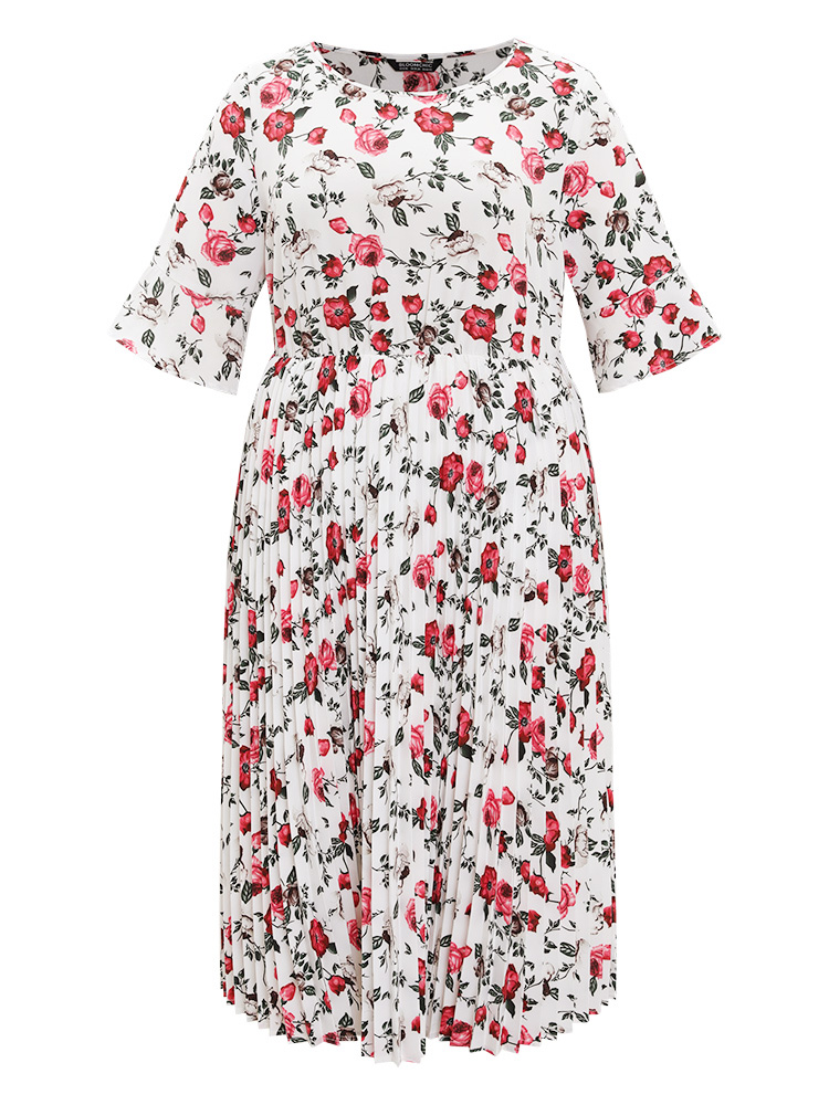 Plus Size Women Dailywear Floral Pleated Bell Sleeve Half Sleeve Round Neck Pocket Elegant Dresses BloomChic 