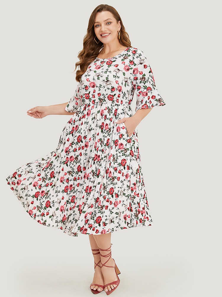 Plus Size Women Dailywear Floral Pleated Bell Sleeve Half Sleeve Round Neck Pocket Elegant Dresses BloomChic 