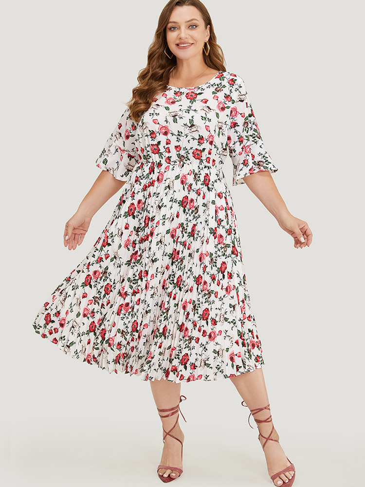 Plus Size Women Dailywear Floral Pleated Bell Sleeve Half Sleeve Round Neck Pocket Elegant Dresses BloomChic 
