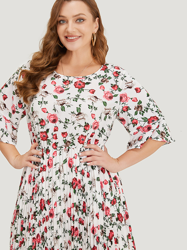 Plus Size Women Dailywear Floral Pleated Bell Sleeve Half Sleeve Round Neck Pocket Elegant Dresses BloomChic 