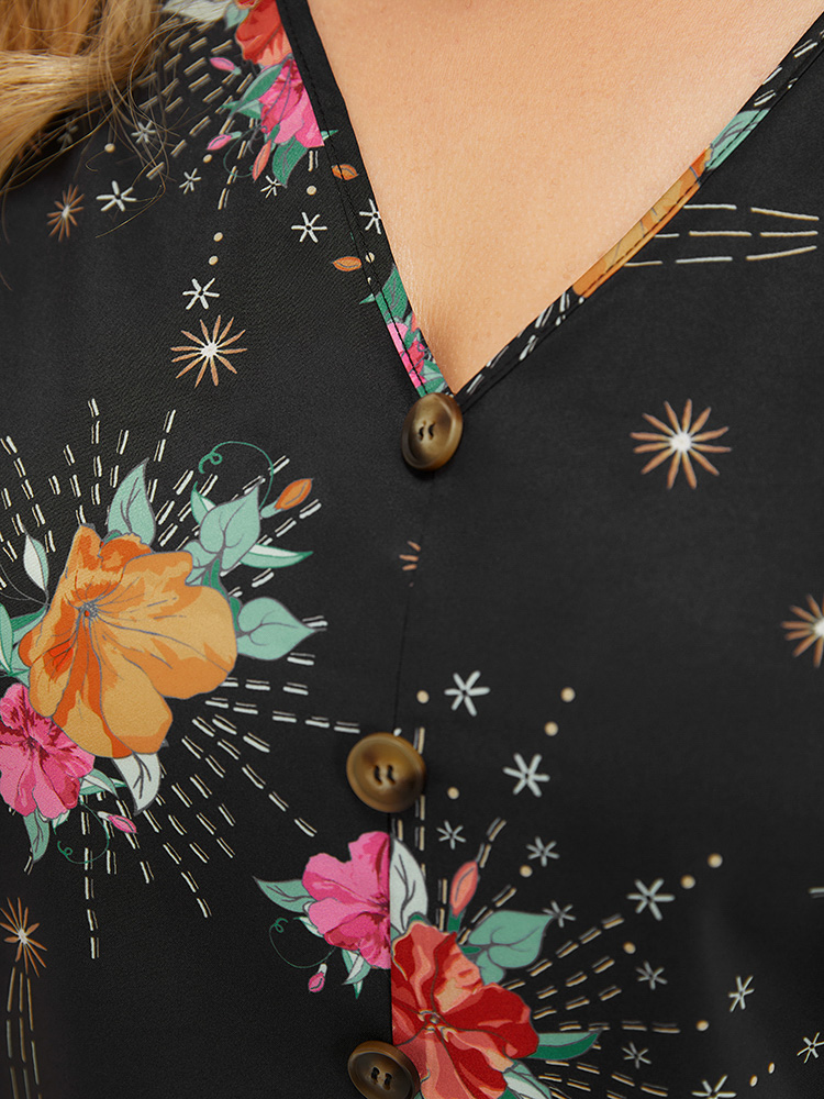 Plus Size Women Going out Floral Button Puff Sleeve Short sleeve V-neck Glamour Blouses BloomChic 