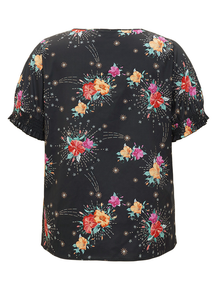 Plus Size Women Going out Floral Button Puff Sleeve Short sleeve V-neck Glamour Blouses BloomChic 