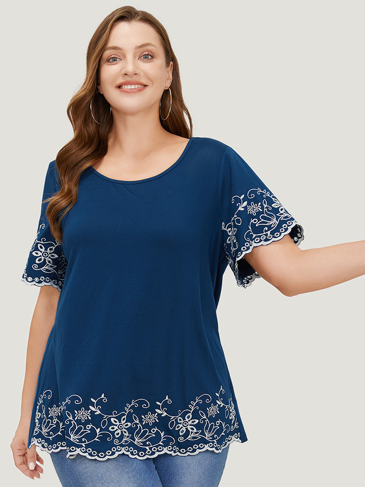 

Plus Size Floral Broderie Anglaise Ruffle Sleeve T-shirt DarkBlue Women Elegant Broderie anglaise Floral Round Neck Dailywear T-shirts BloomChic