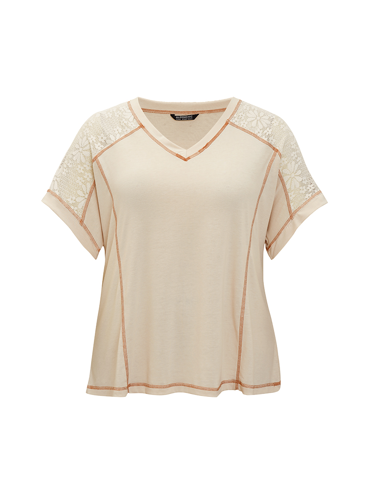 

Plus Size Floral Lace Insert Stitch Trim T-shirt Beige Women Elegant Plain V-neck Dailywear T-shirts BloomChic
