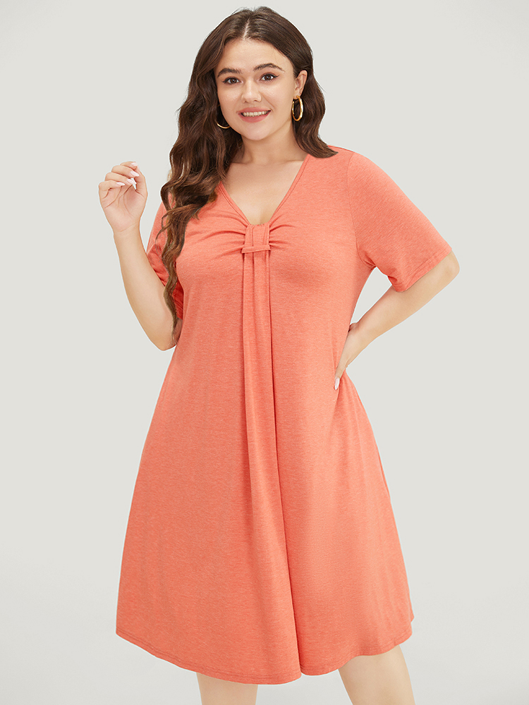 

Plus Size Solid Pocket V Neck Ruched Detail Dress Coral Women Casual Ruched V-neck Short sleeve Curvy Knee Dress BloomChic