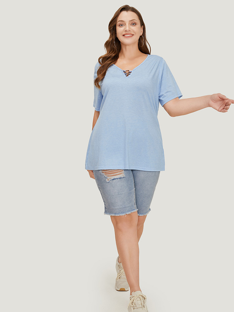 

Plus Size Solid O Ring Detail T-shirt LightBlue Women Casual Plain Keyhole Cut-Out Dailywear T-shirts BloomChic