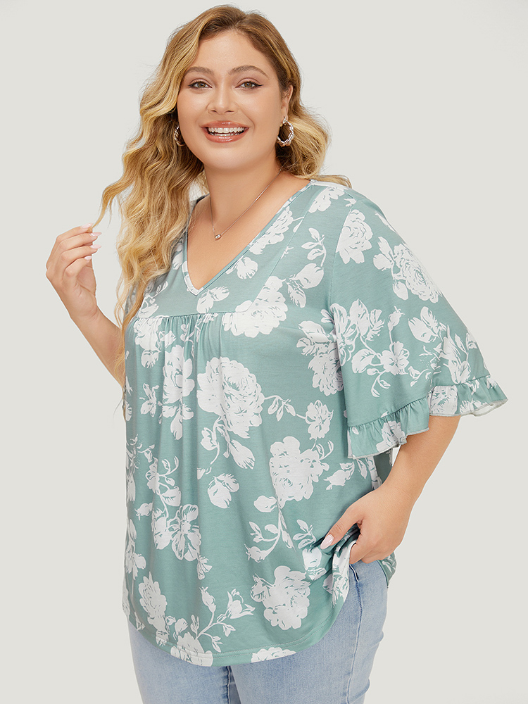Plus Size Women Dailywear Floral Gathered Ruffle Sleeve Half Sleeve V-neck Elegant T-shirts BloomChic 